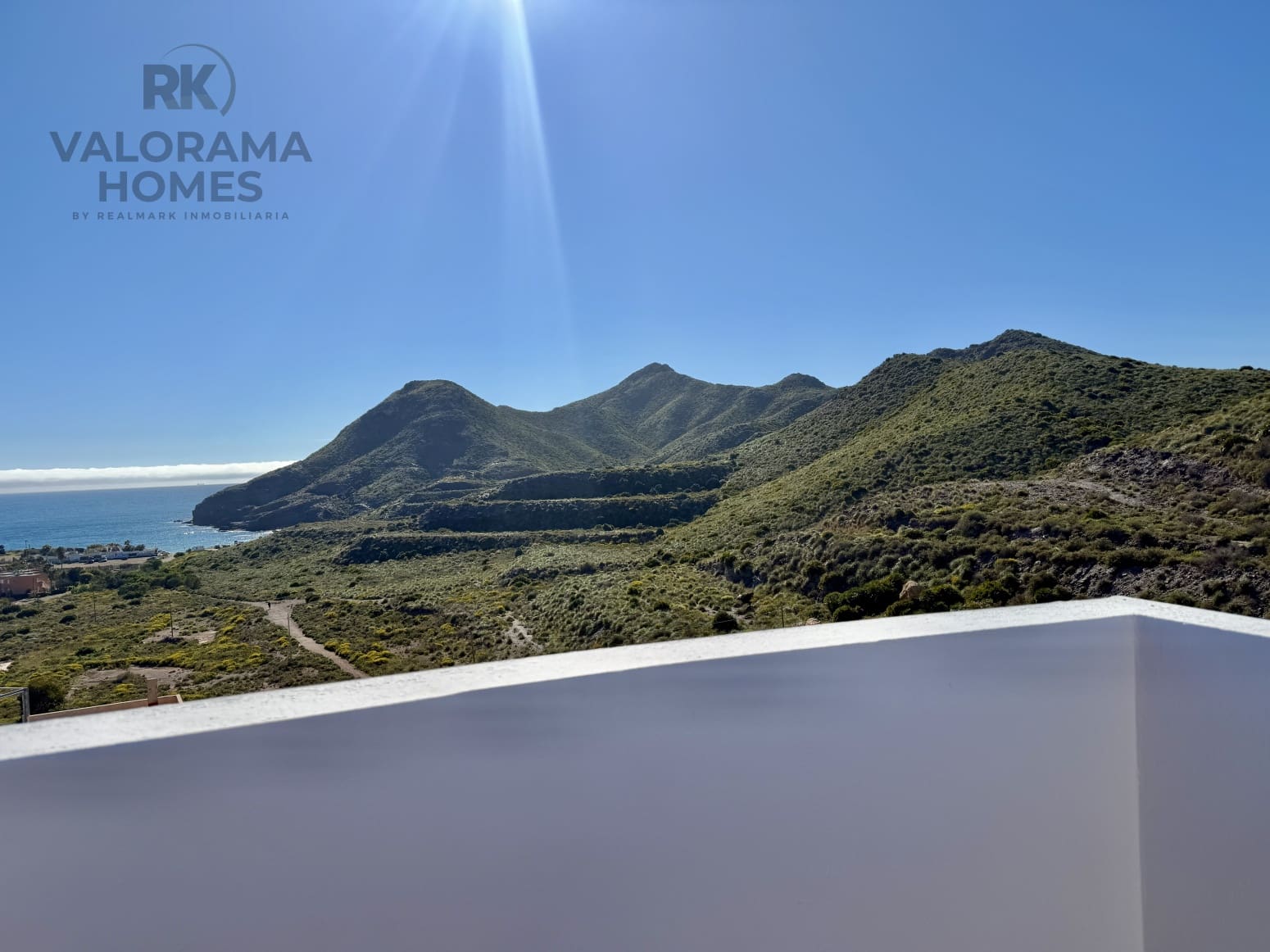 2 makuuhuone Asunto myytävänä paikassa Cala Flores mukana uima-altaan 
autotalli - 240 000 € (Ref: 9601341)