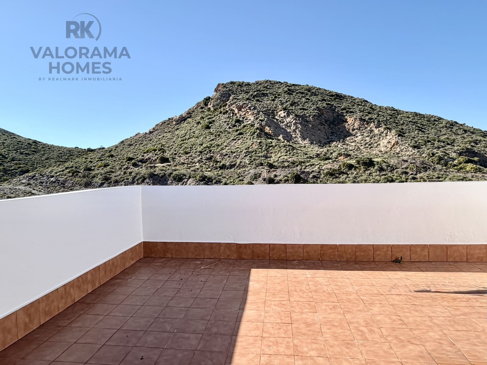 2 makuuhuone Asunto myytävänä paikassa Cala Flores mukana uima-altaan 
autotalli - 240 000 € (Ref: 9601341)