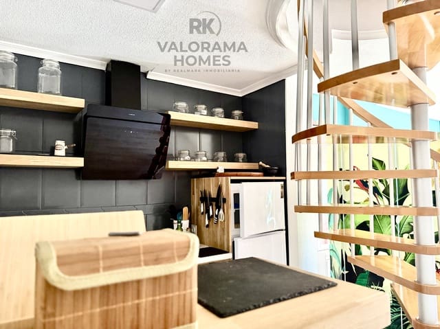 2 makuuhuone Asunto myytävänä paikassa Cala Flores, Cartagena mukana uima-altaan 
autotalli - 240 000 € (Ref: 9601341)