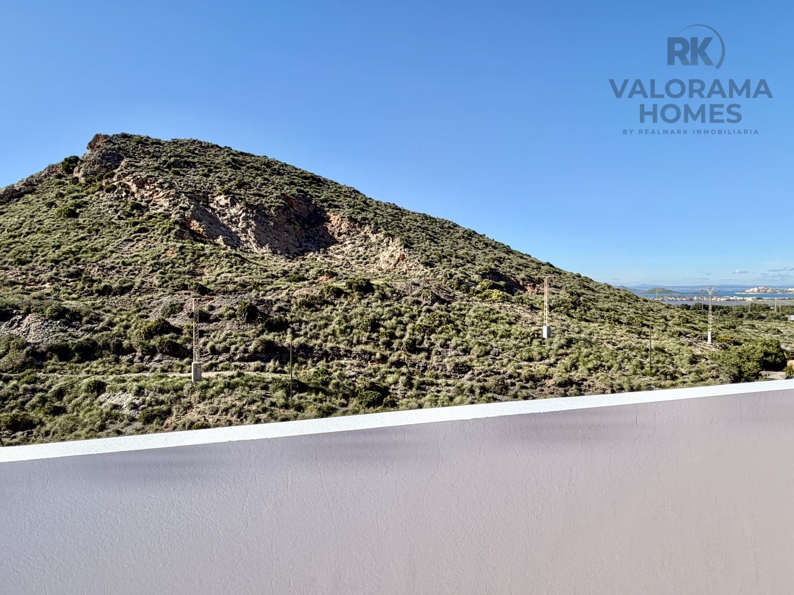 2 makuuhuone Asunto myytävänä paikassa Cala Flores mukana uima-altaan 
autotalli - 240 000 € (Ref: 9601341)