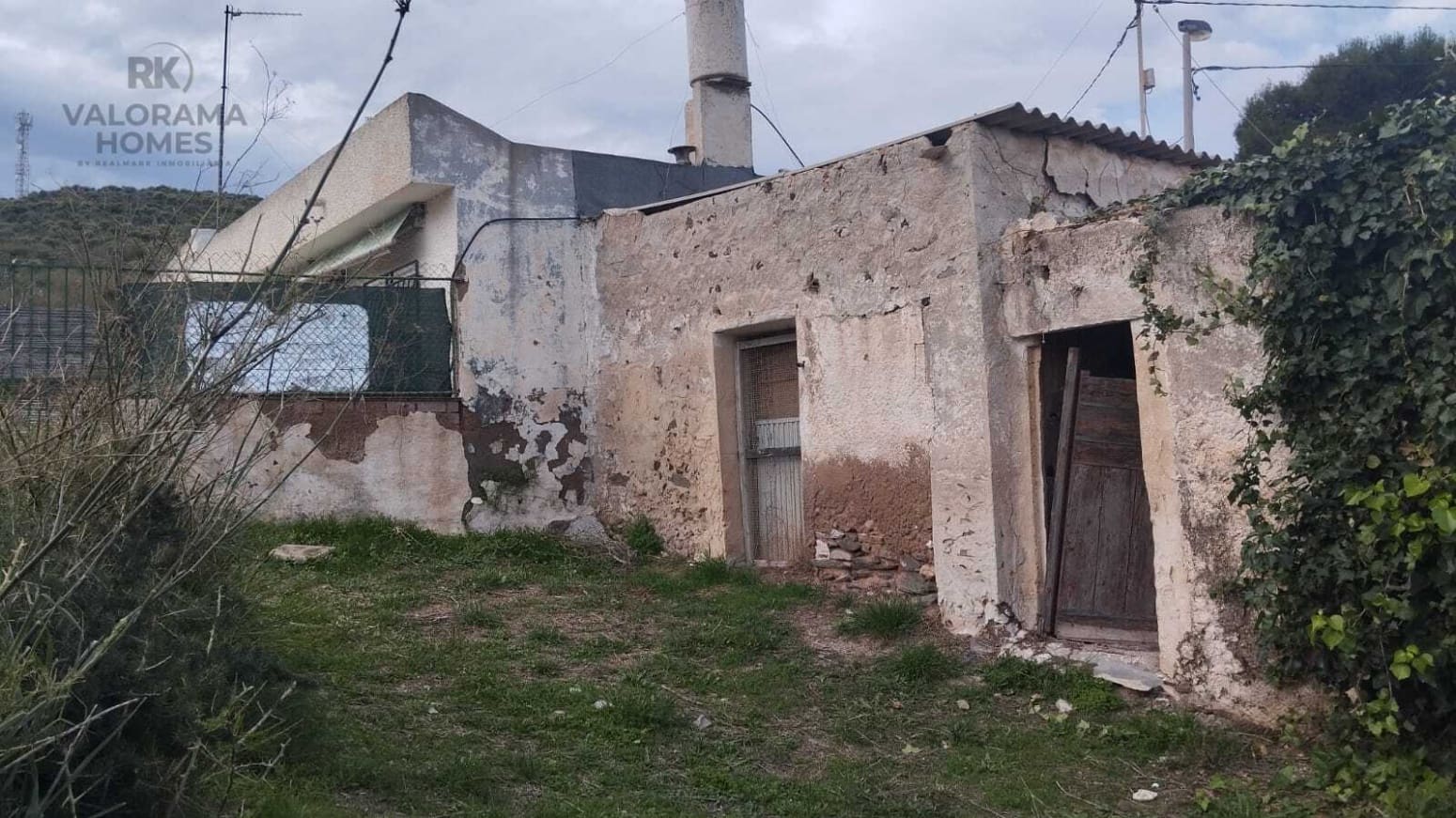 3 bedroom Villa for sale in Cartagena - € 78,000 (Ref: 9606382)