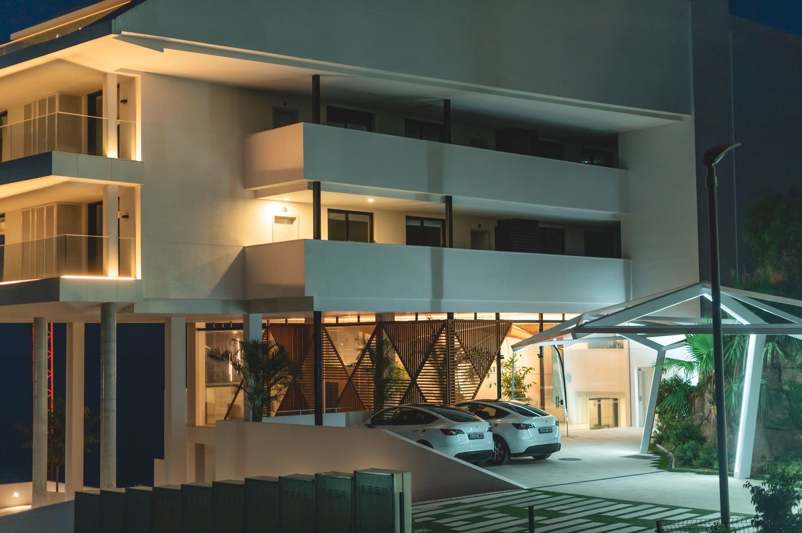 2 bedroom Apartment for sale in Fuengirola with pool - € 921,000 (Ref: 9271512)