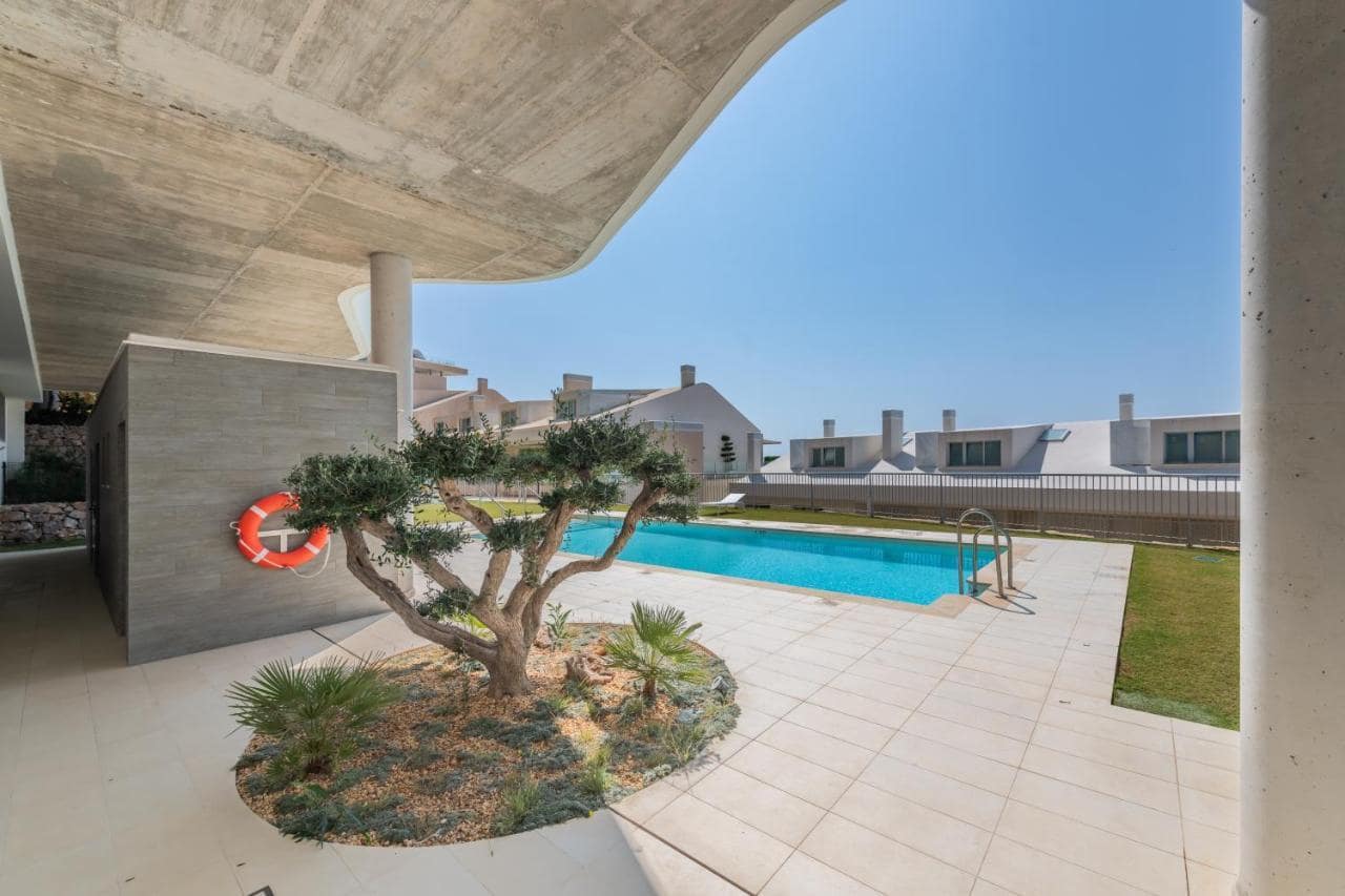 3 bedroom Apartment for sale in Benalmadena with pool - € 1,349,000 (Ref: 9271555)