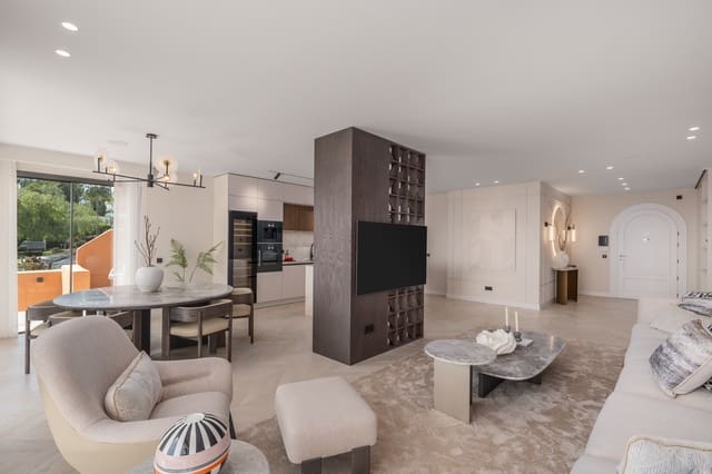 4 soveværelse Lejlighed til salg i Los Naranjos, Marbella med swimmingpool - € 2.750.000 (Ref: 9354552)