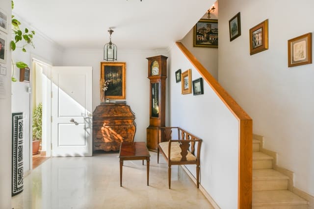 5 makuuhuone Omakotitalo myytävänä paikassa Lomas de San Anton, Málaga kaupunki mukana uima-altaan - 875 000 € (Ref: 9357799)