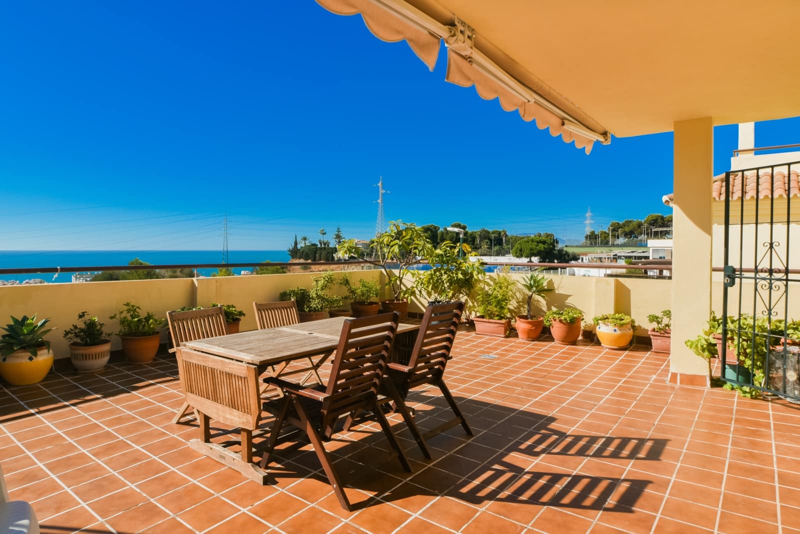 5 makuuhuone Omakotitalo myytävänä paikassa Malaga kaupunki mukana uima-altaan - 875 000 € (Ref: 9357799)