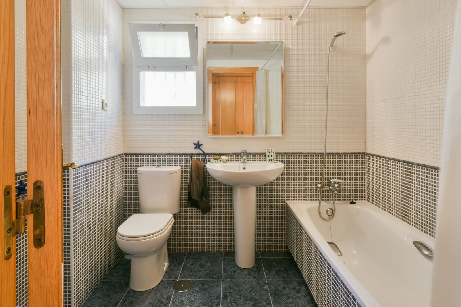 5 makuuhuone Omakotitalo myytävänä paikassa Malaga kaupunki mukana uima-altaan - 875 000 € (Ref: 9357799)