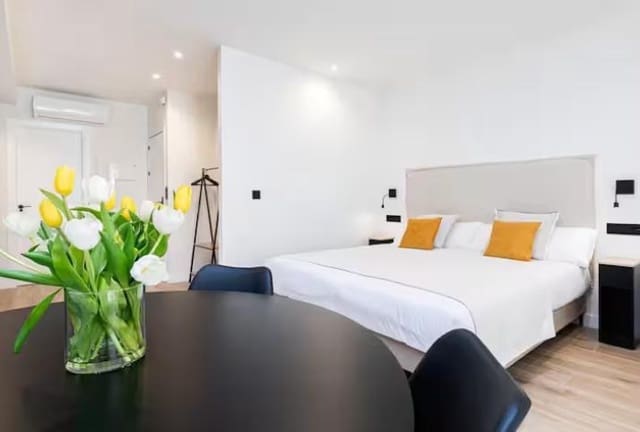 Apartament na sprzedaż w Ensanche Centro, Miasto Málaga - 696 000 € (Ref: 9360960)