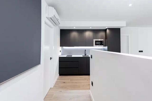 Apartament na sprzedaż w Ensanche Centro, Miasto Málaga - 696 000 € (Ref: 9360960)