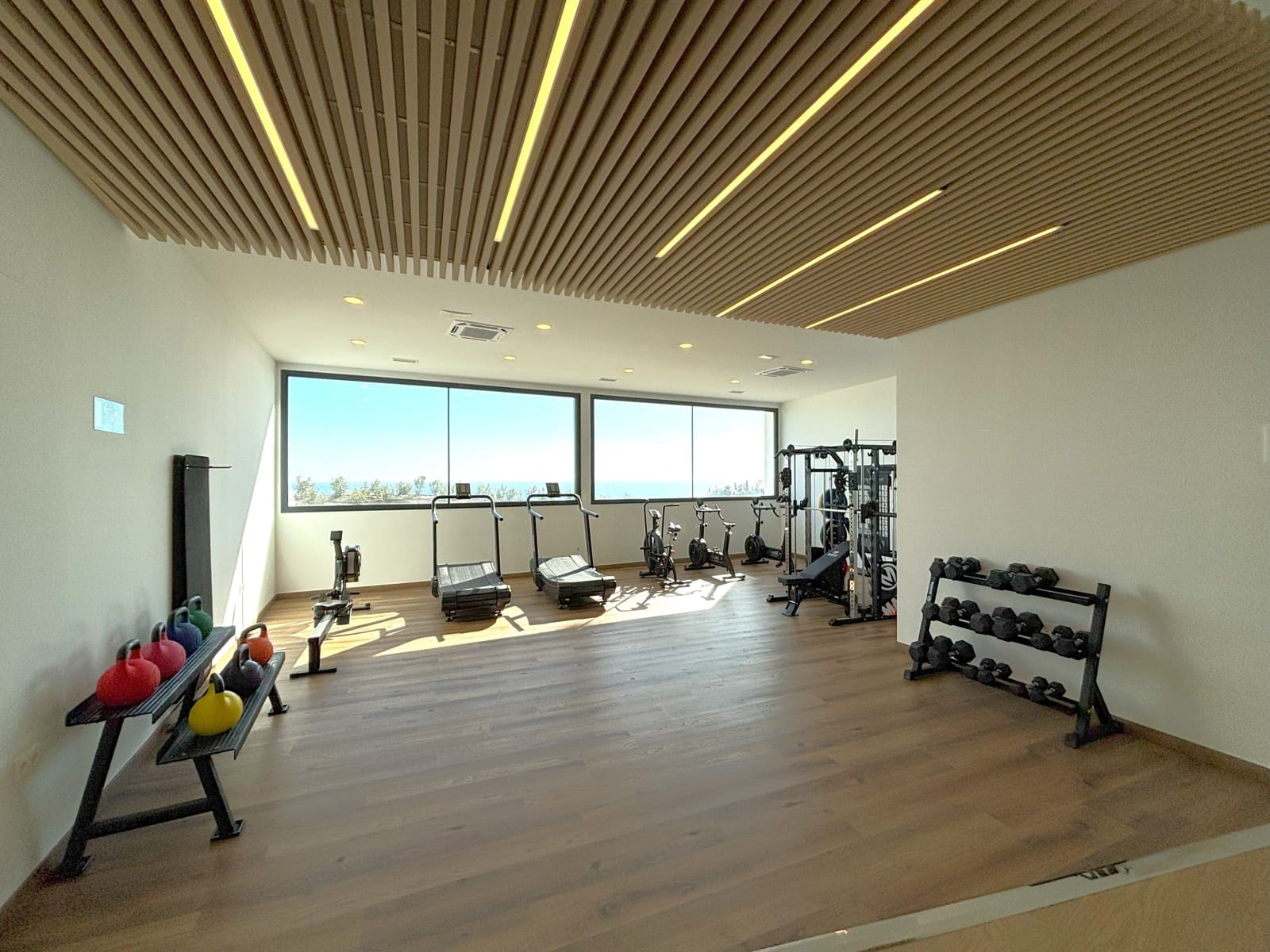 2 slaapkamer Appartement te koop in Carvajal met zwembad garage - € 849.000 (Ref: 9360961)