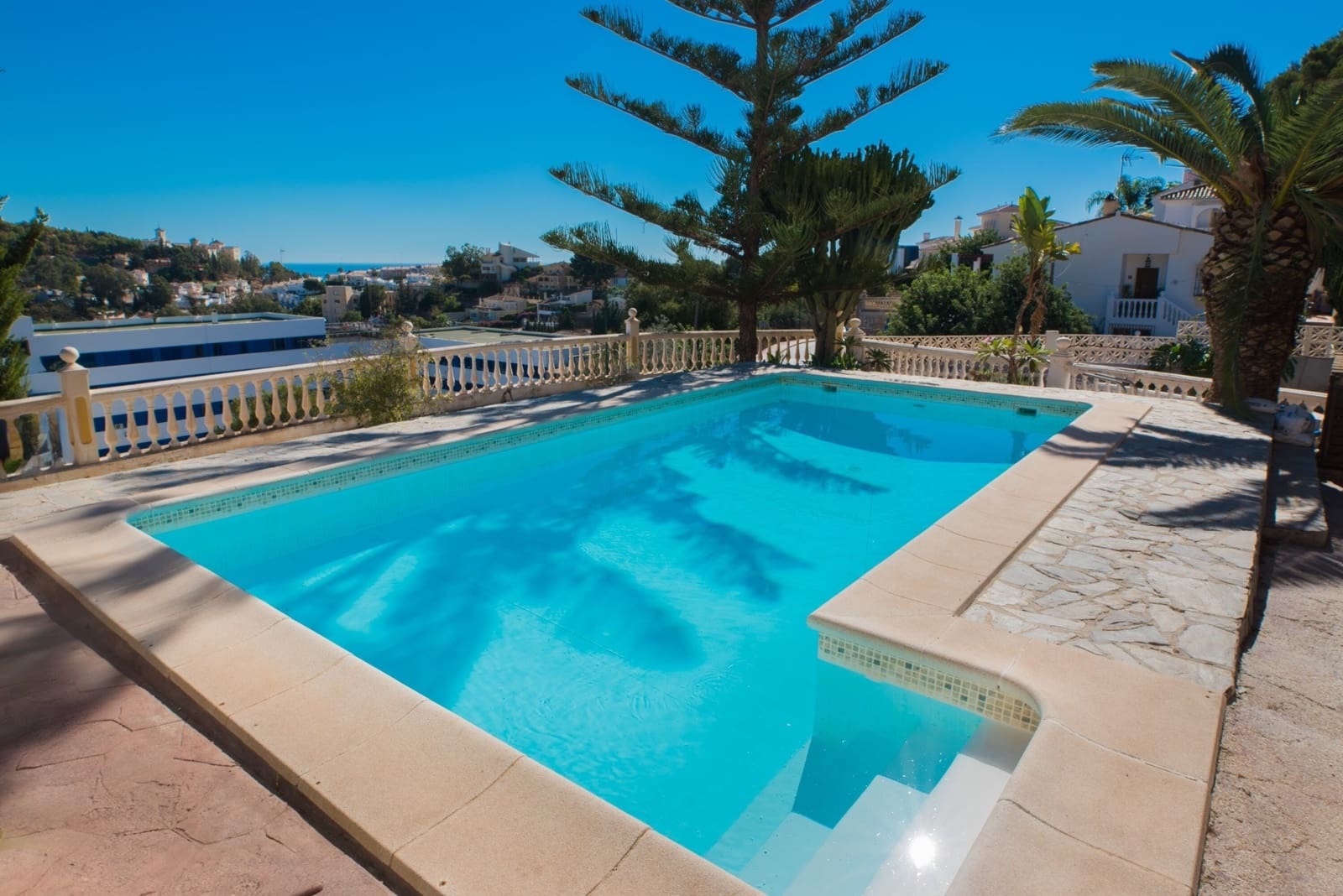 5 soveværelse Villa til salg i Malaga by med swimmingpool - € 1.750.000 (Ref: 9370361)