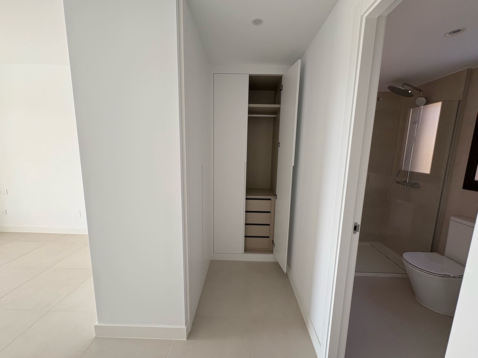 2 makuuhuone Huoneisto myytävänä paikassa Torre de Benagalbon mukana uima-altaan - 510 000 € (Ref: 9378490)