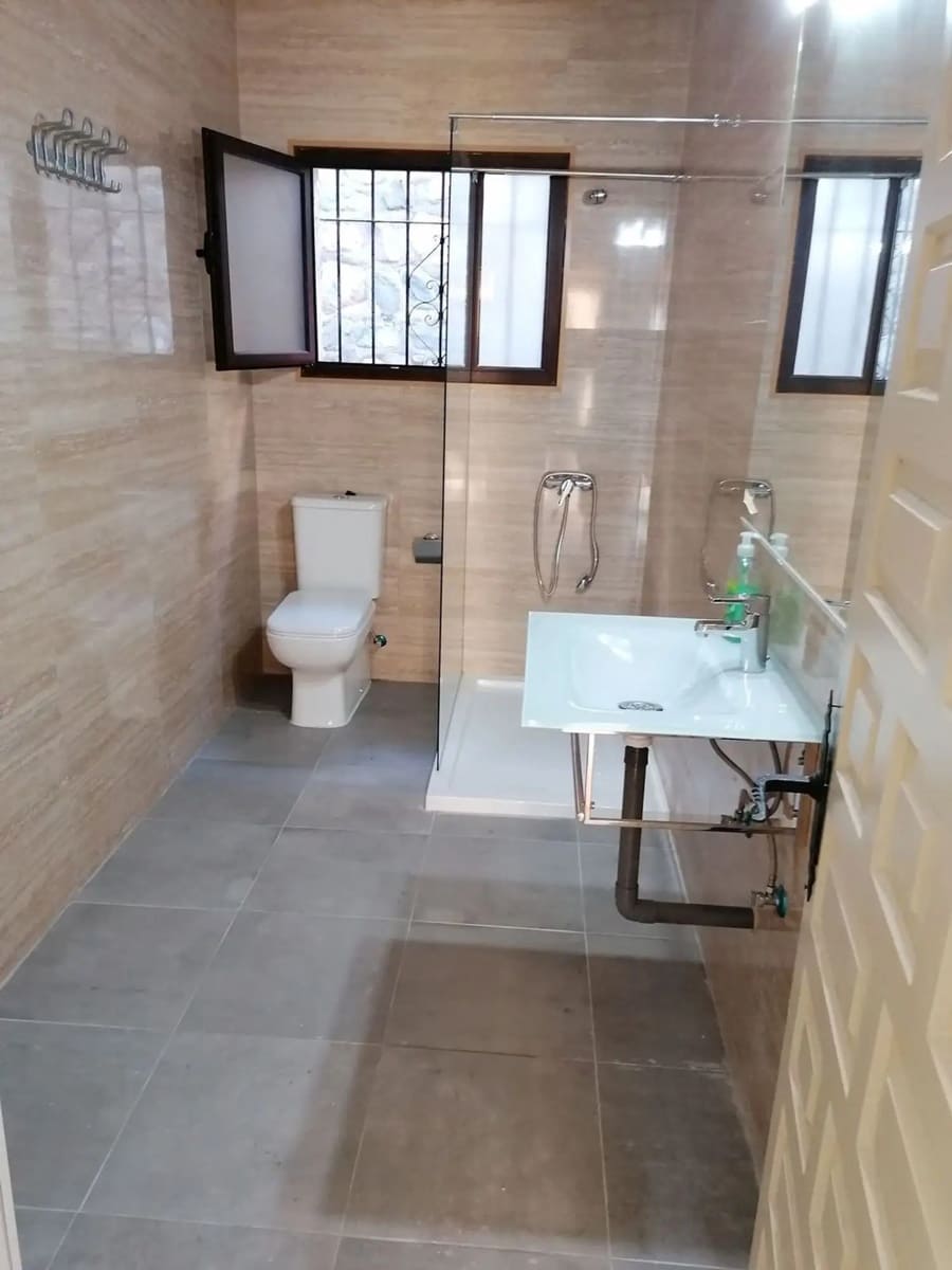 Villa till salu i Malaga stad - 930 000 € (Ref: 9397036)