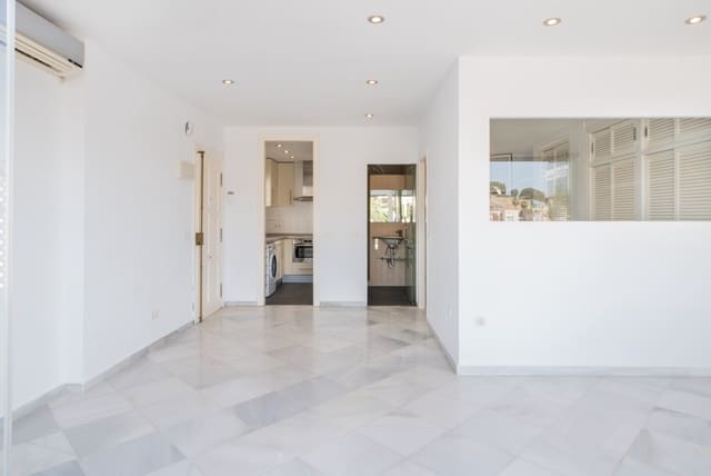 1 soverom Leilighet til salgs i Cerrado de Calderon, Málaga by med svømmebasseng - € 335 000 (Ref: 9834110)