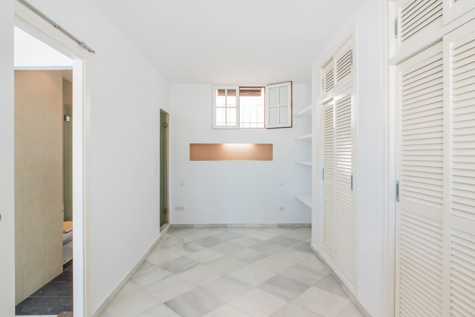 1 soverom Leilighet til salgs i Malaga by med svømmebasseng - € 335 000 (Ref: 9834110)