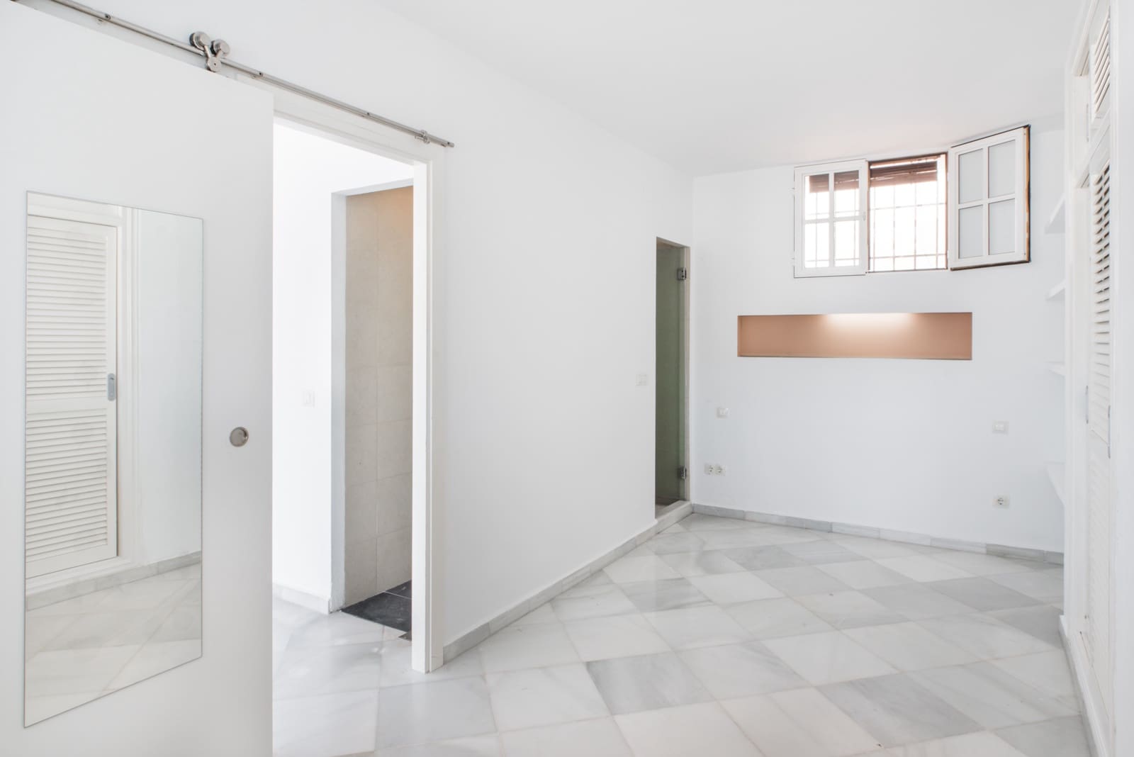 1 soverom Leilighet til salgs i Malaga by med svømmebasseng - € 335 000 (Ref: 9834110)