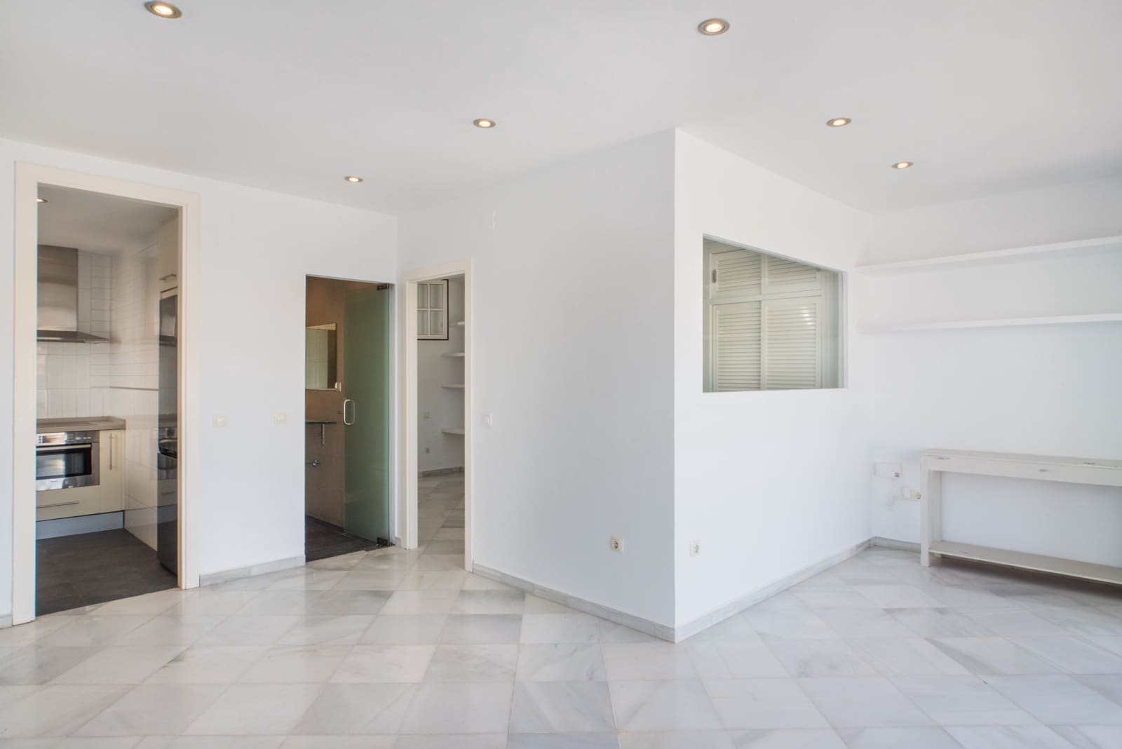 1 soverom Leilighet til salgs i Malaga by med svømmebasseng - € 335 000 (Ref: 9834110)