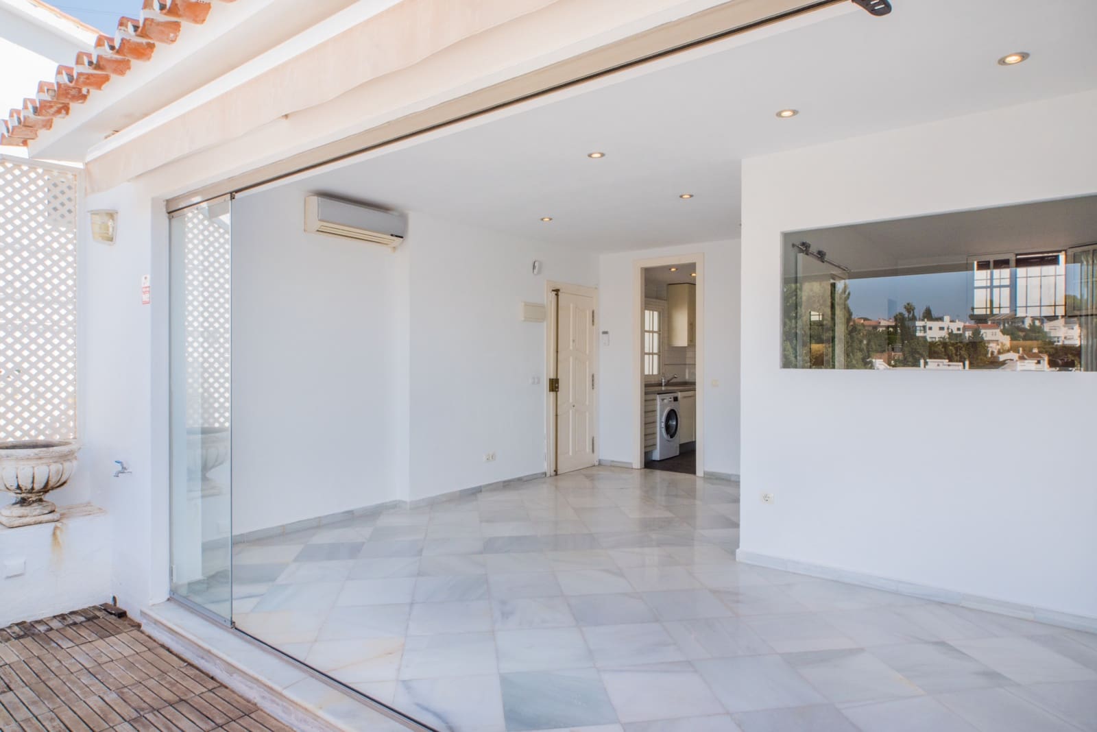 1 soverom Leilighet til salgs i Malaga by med svømmebasseng - € 335 000 (Ref: 9834110)