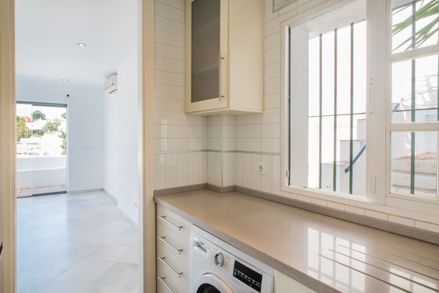 1 soverom Leilighet til salgs i Cerrado de Calderon, Málaga by med svømmebasseng - € 335 000 (Ref: 9834110)