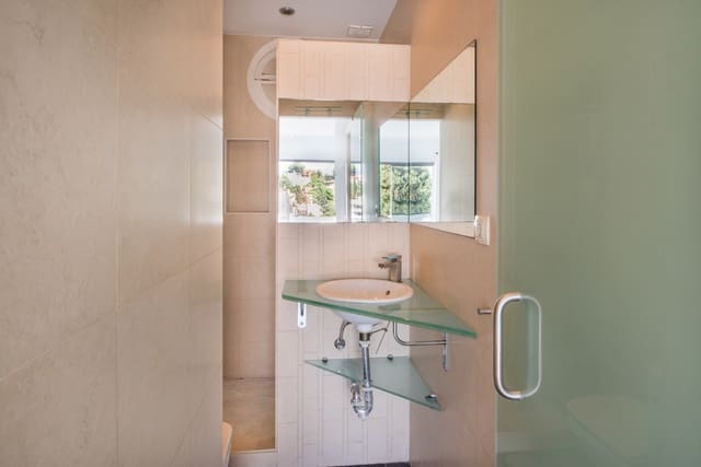 1 soverom Leilighet til salgs i Cerrado de Calderon, Málaga by med svømmebasseng - € 335 000 (Ref: 9834110)