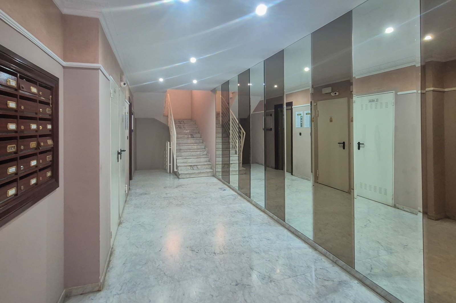 2 slaapkamer Appartement te koop in Malaga stad - € 570.000 (Ref: 9834111)