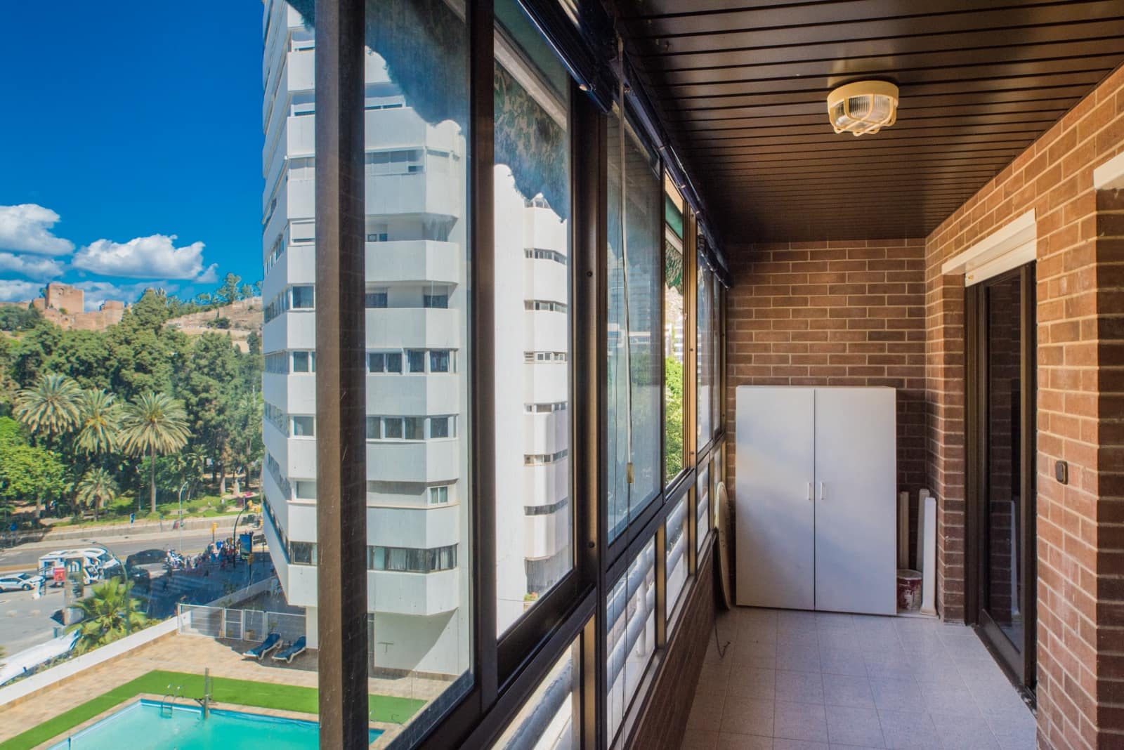 2 slaapkamer Appartement te koop in Malaga stad - € 570.000 (Ref: 9834111)