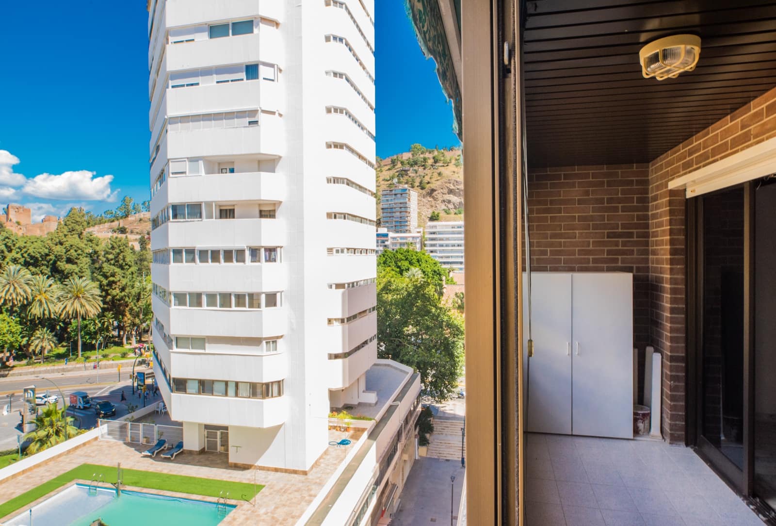 2 slaapkamer Appartement te koop in Malaga stad - € 570.000 (Ref: 9834111)