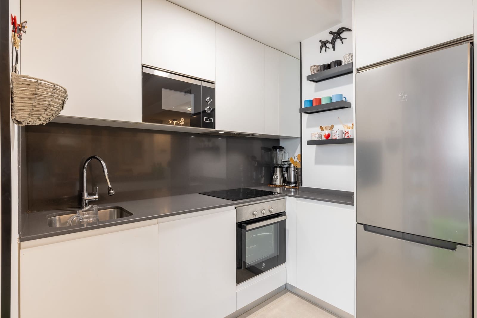 2 bedroom Apartment for sale in Torremolinos with pool - € 793,900 (Ref: 9834112)