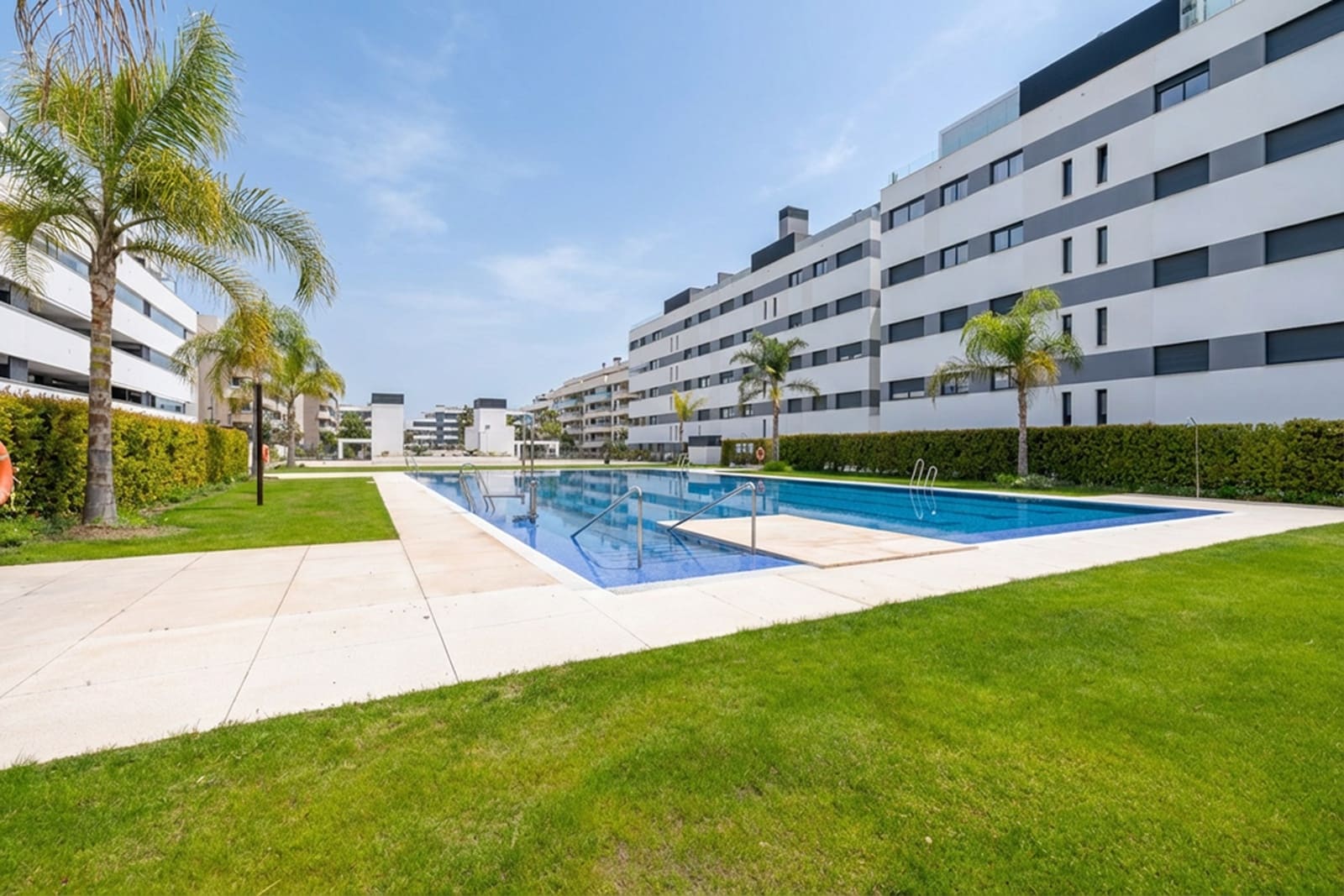 2 bedroom Apartment for sale in Torremolinos with pool - € 793,900 (Ref: 9834112)