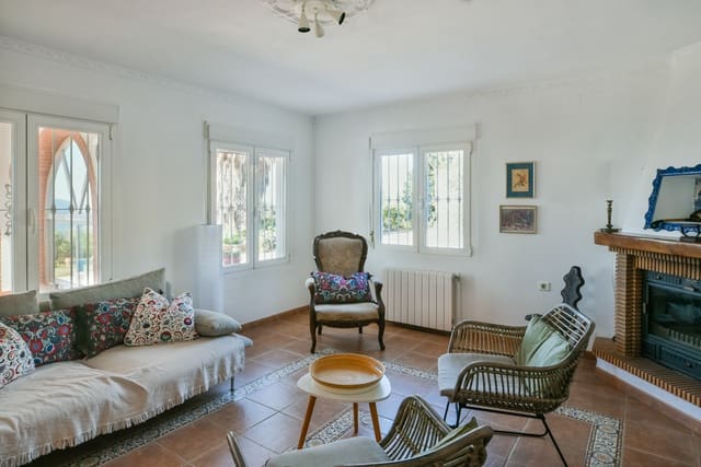 3 soveværelse Villa til salg i Periana med swimmingpool - € 450.000 (Ref: 9834114)