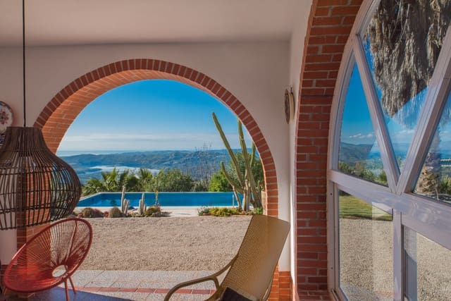 3 soveværelse Villa til salg i Periana med swimmingpool - € 450.000 (Ref: 9834114)