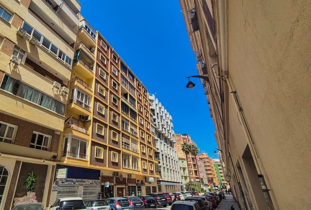 3 makuuhuone Huoneisto myytävänä paikassa Ensanche Centro, Málaga kaupunki - 565 000 € (Ref: 9834115)