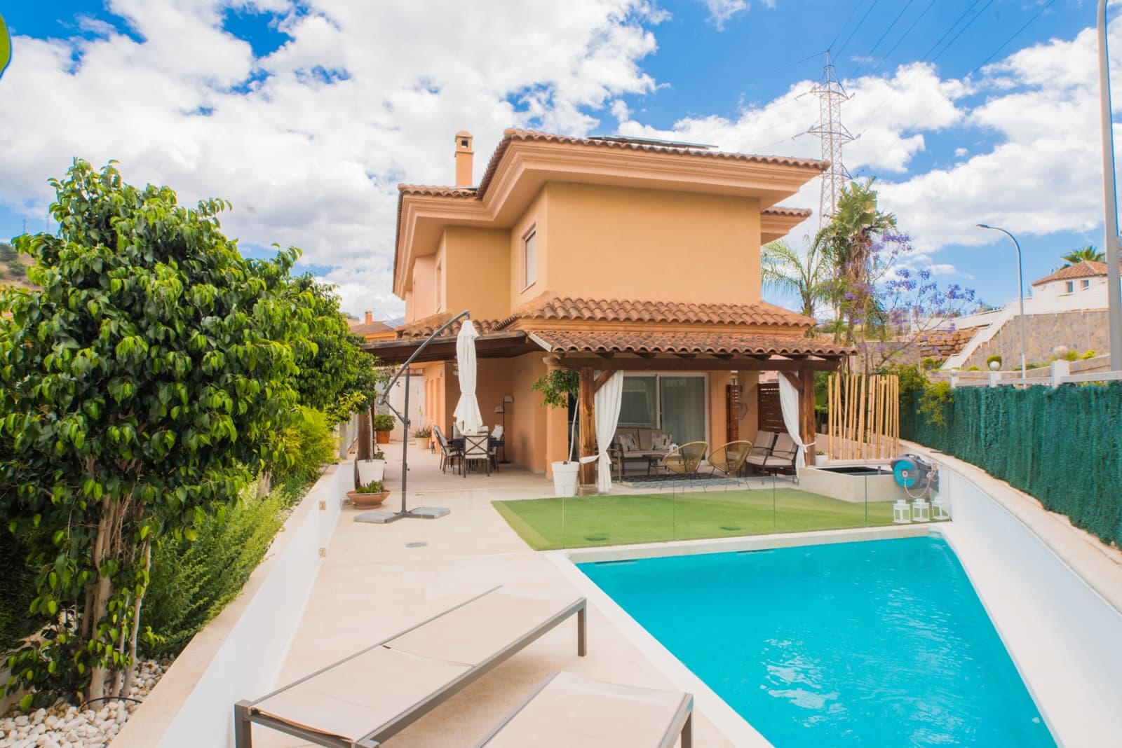 5 bedroom Villa for sale in Malaga city with pool - € 1,280,000 (Ref: 9834117)