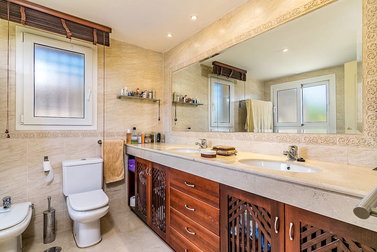 4 bedroom Villa for sale in Riviera del Sol with pool - € 660,000 (Ref: 9834590)