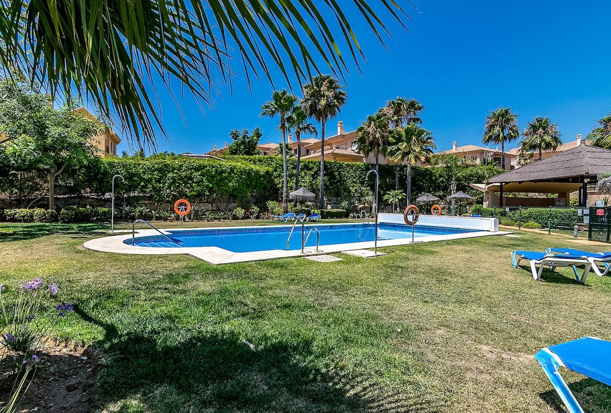 4 bedroom Villa for sale in Riviera del Sol with pool - € 660,000 (Ref: 9834590)
