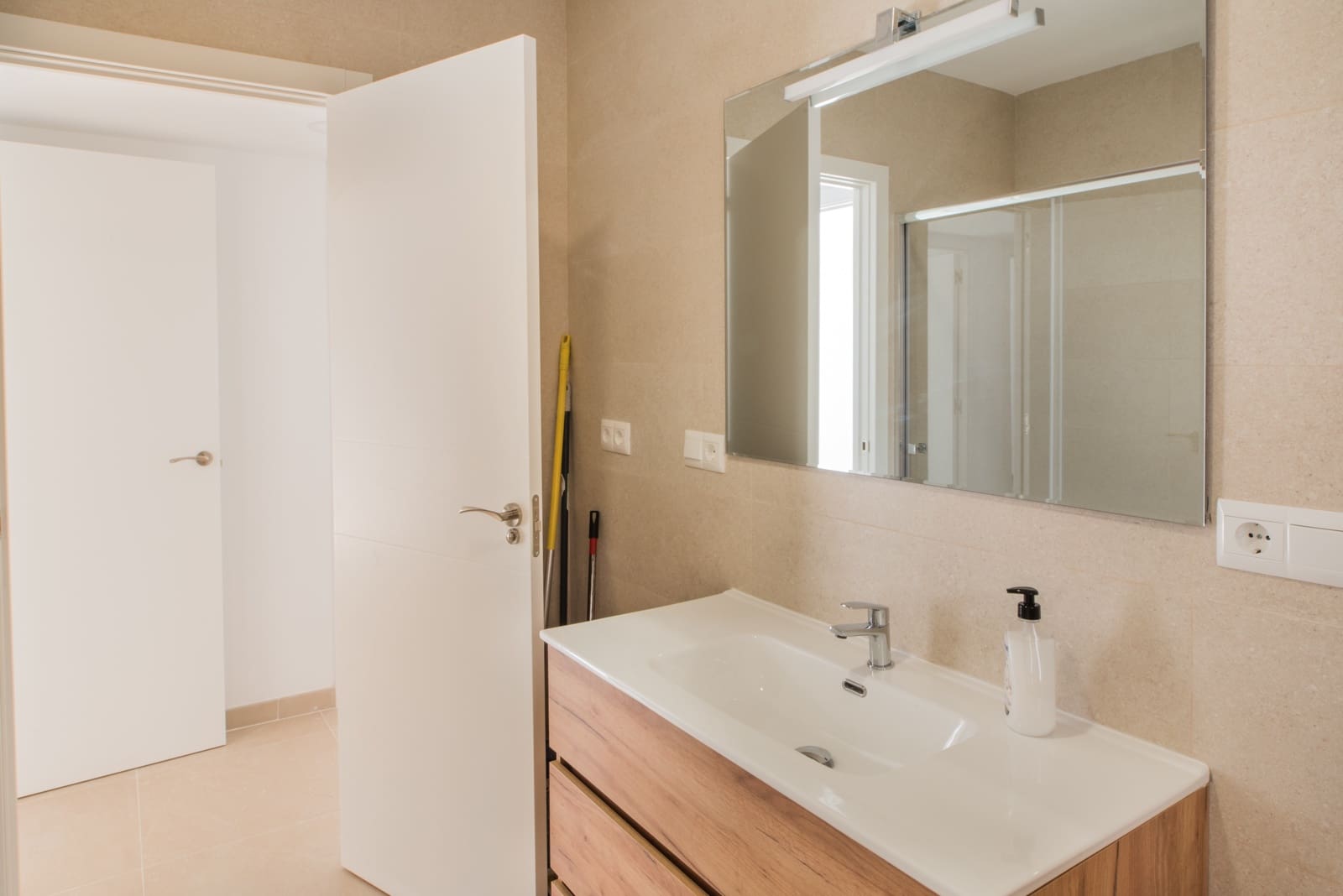 3 slaapkamer Appartement te koop in Malaga stad - € 685.000 (Ref: 9869695)