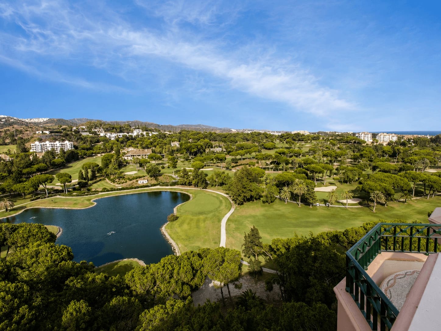 4 bedroom Apartment for sale in Marbella with pool - € 2,400,000 (Ref: 9882472)