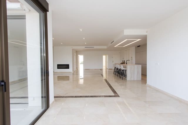 4 bedroom Apartment for sale in Río Real, Marbella with pool - € 2,400,000 (Ref: 9882472)