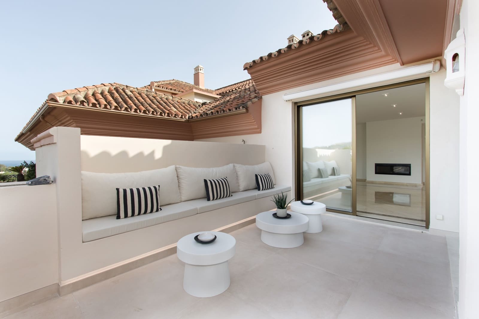4 bedroom Apartment for sale in Marbella with pool - € 2,400,000 (Ref: 9882472)
