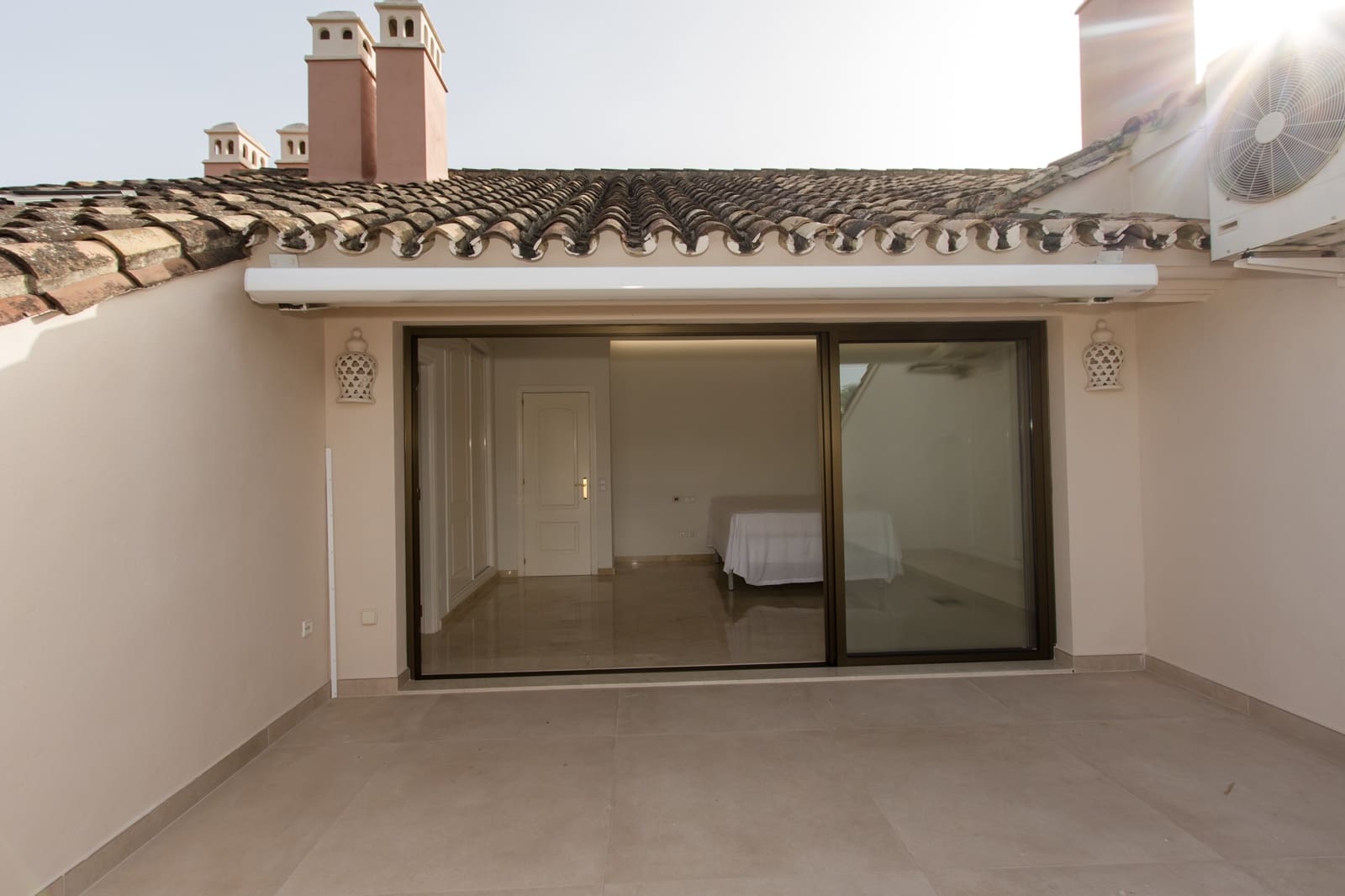 4 bedroom Apartment for sale in Marbella with pool - € 2,400,000 (Ref: 9882472)