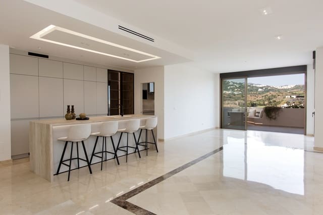 4 bedroom Apartment for sale in Río Real, Marbella with pool - € 2,400,000 (Ref: 9882472)