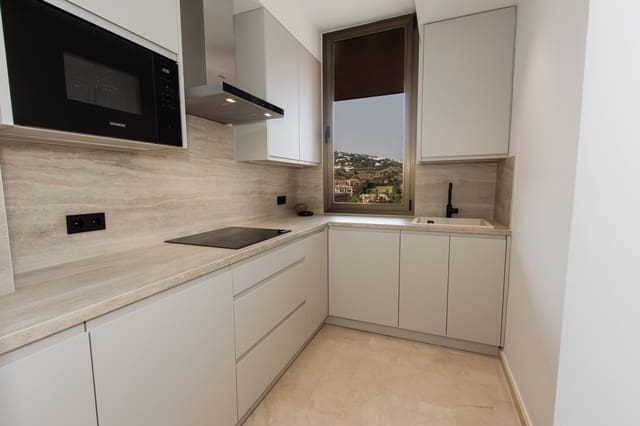 4 bedroom Apartment for sale in Río Real, Marbella with pool - € 2,400,000 (Ref: 9882472)