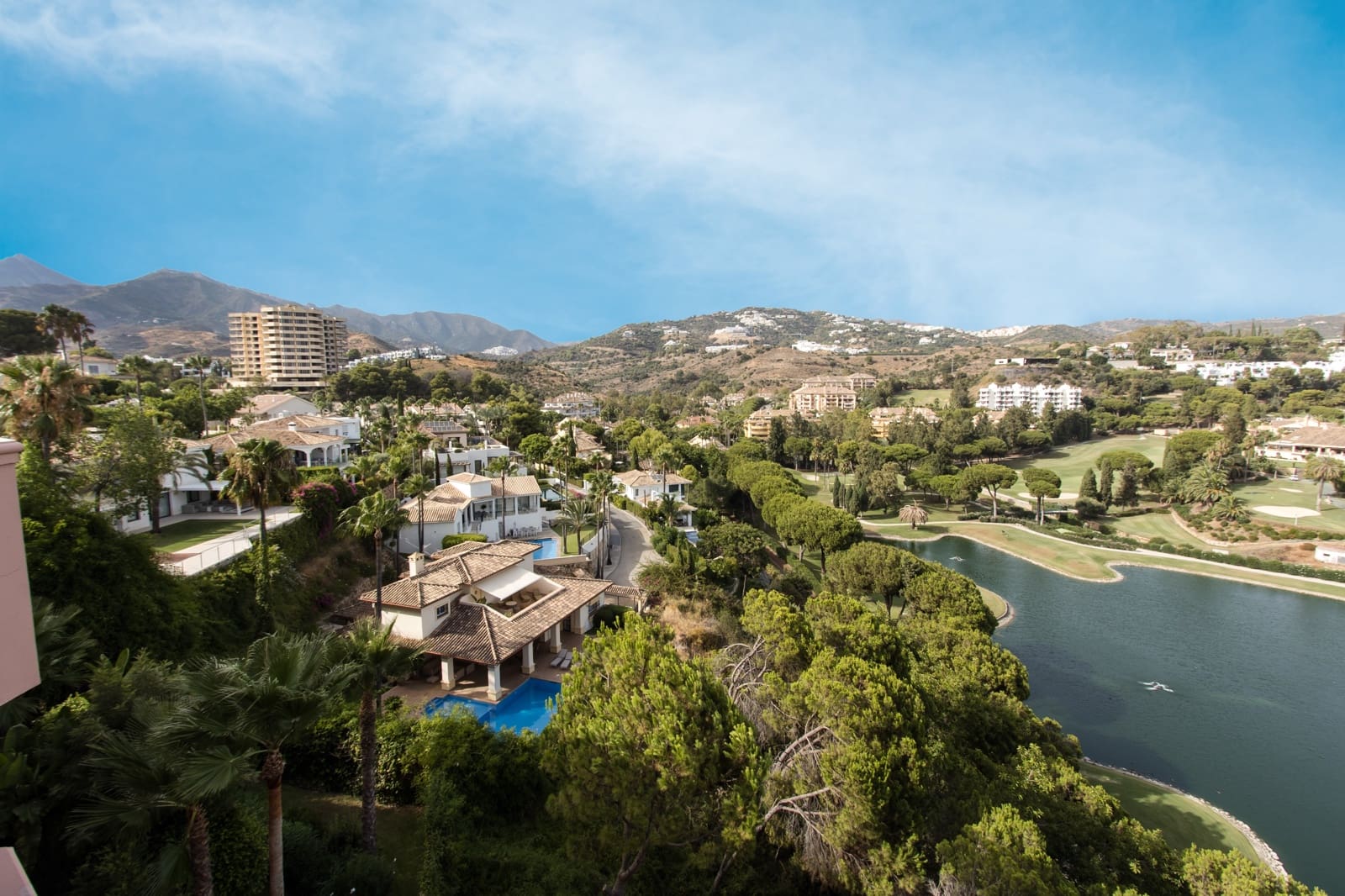 4 bedroom Apartment for sale in Marbella with pool - € 2,400,000 (Ref: 9882472)