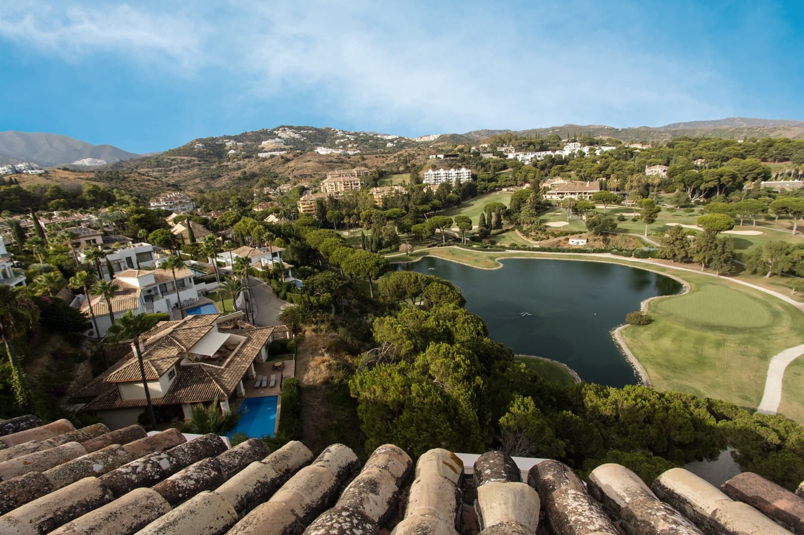 4 bedroom Apartment for sale in Marbella with pool - € 2,400,000 (Ref: 9882472)