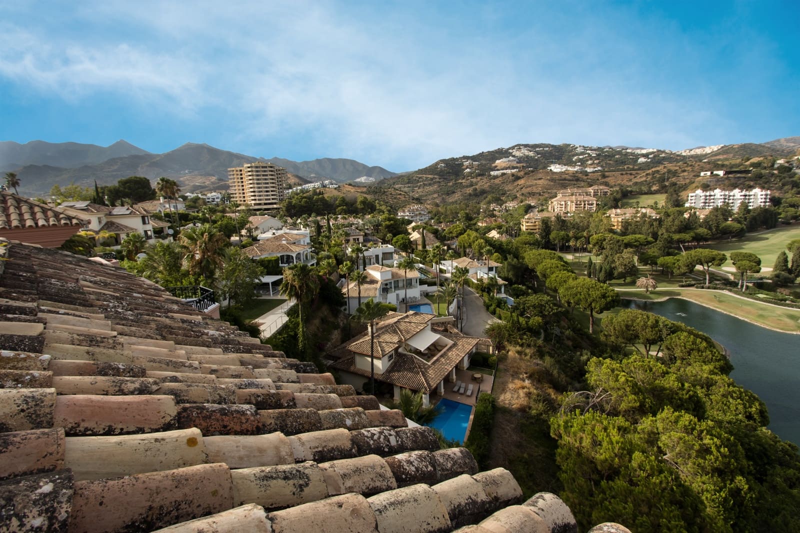 4 bedroom Apartment for sale in Marbella with pool - € 2,400,000 (Ref: 9882472)