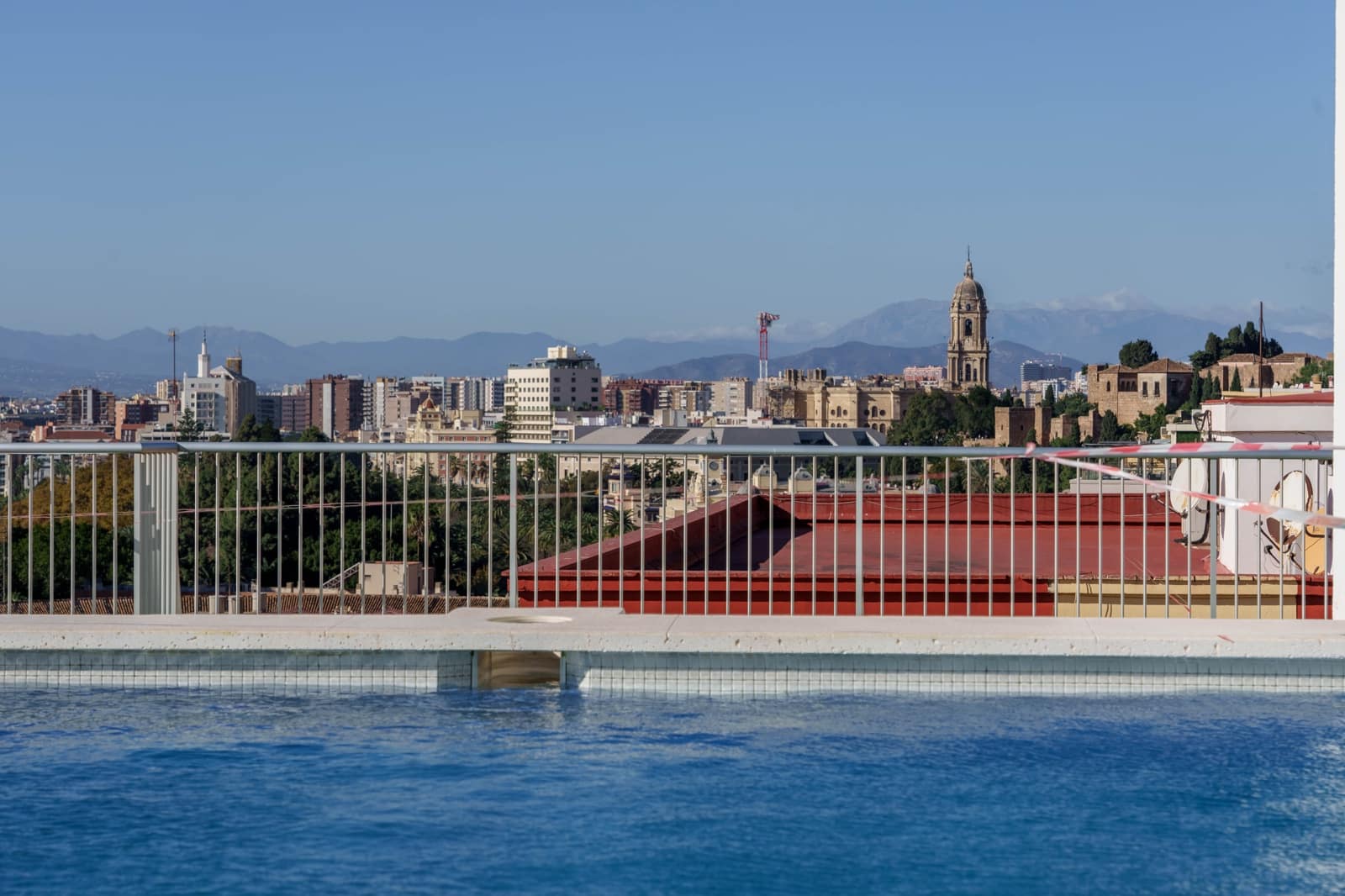 4 soveværelse Lejlighed til salg i Malaga by med swimmingpool - € 1.120.000 (Ref: 9944730)