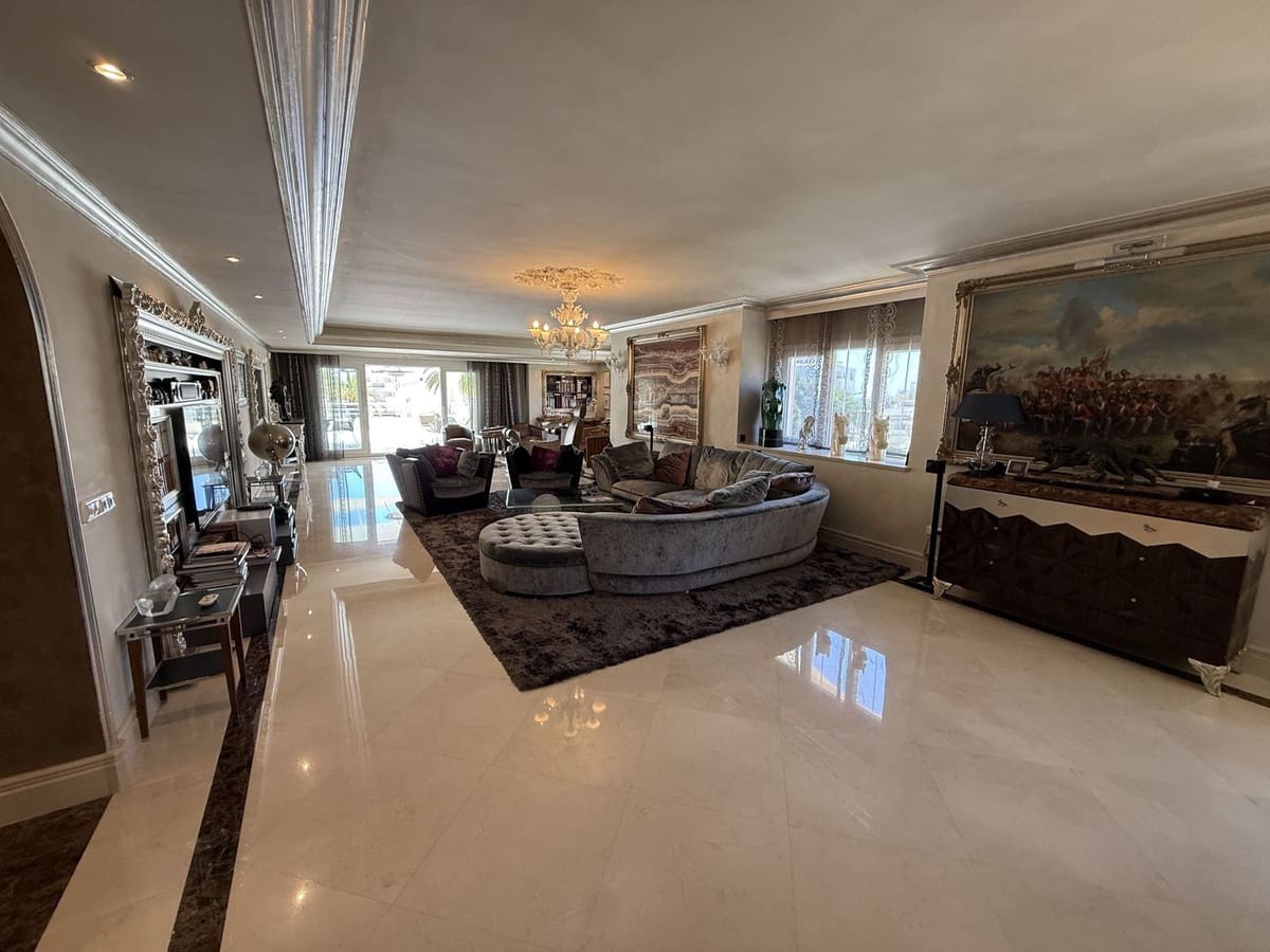 4 soverom Leilighet til salgs i Puerto Banus med svømmebasseng garasje - € 3 380 000 (Ref: 9314000)