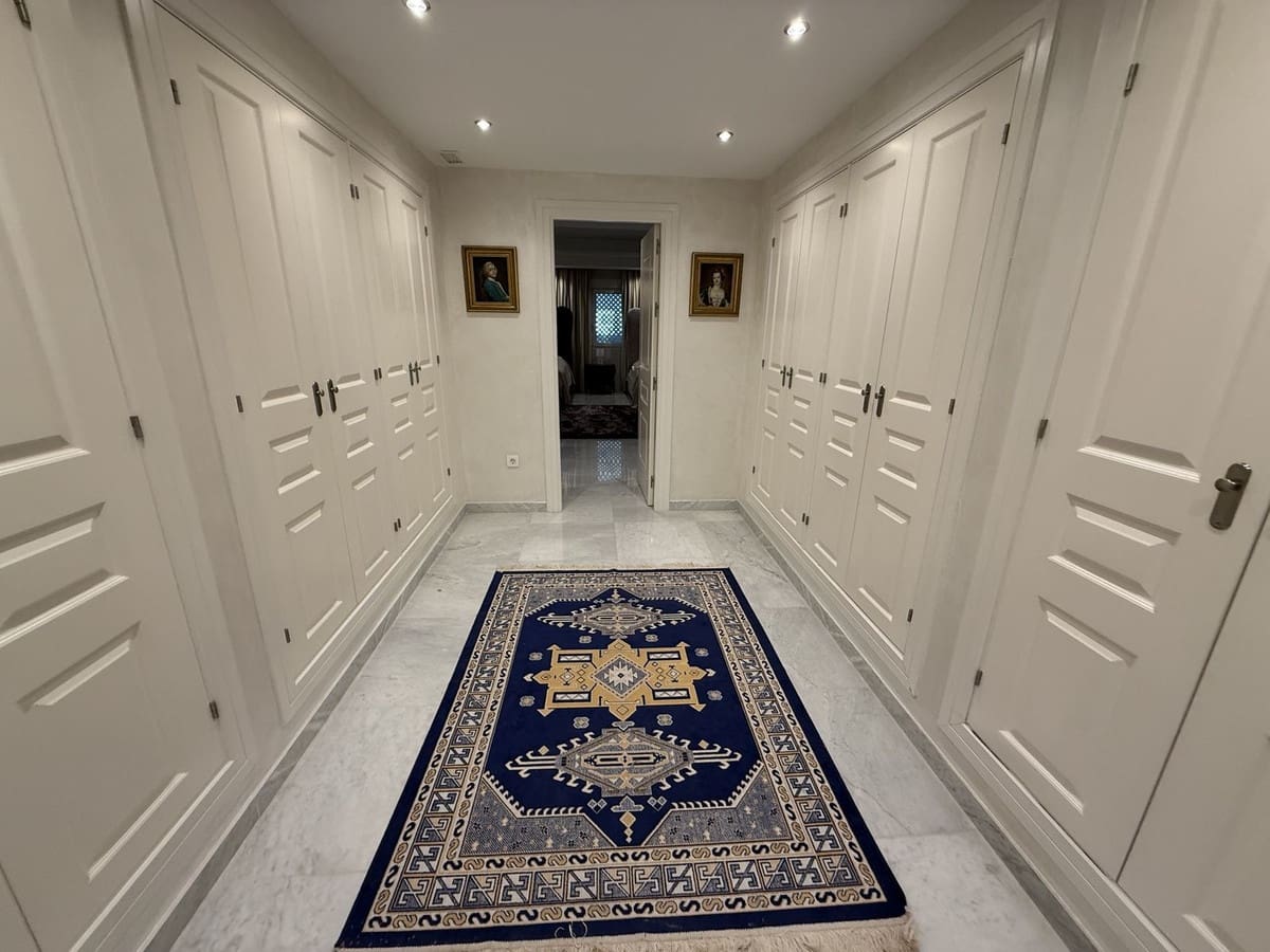 4 soverom Leilighet til salgs i Puerto Banus med svømmebasseng garasje - € 3 380 000 (Ref: 9314000)