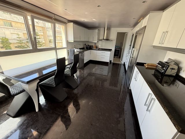 4 soverom Leilighet til salgs i Puerto Banus, Marbella med svømmebasseng garasje - € 3 380 000 (Ref: 9314000)