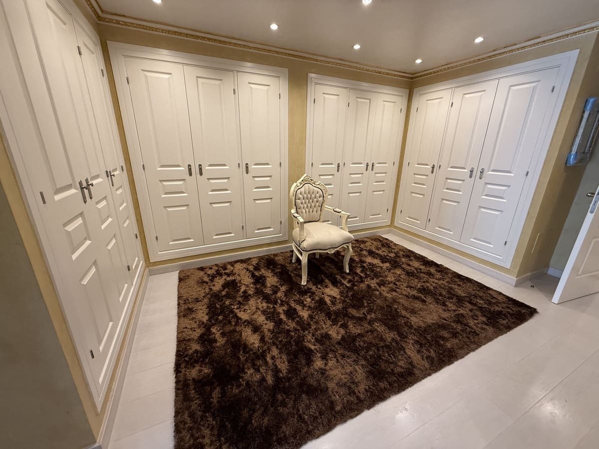 4 soverom Leilighet til salgs i Puerto Banus med svømmebasseng garasje - € 3 380 000 (Ref: 9314000)